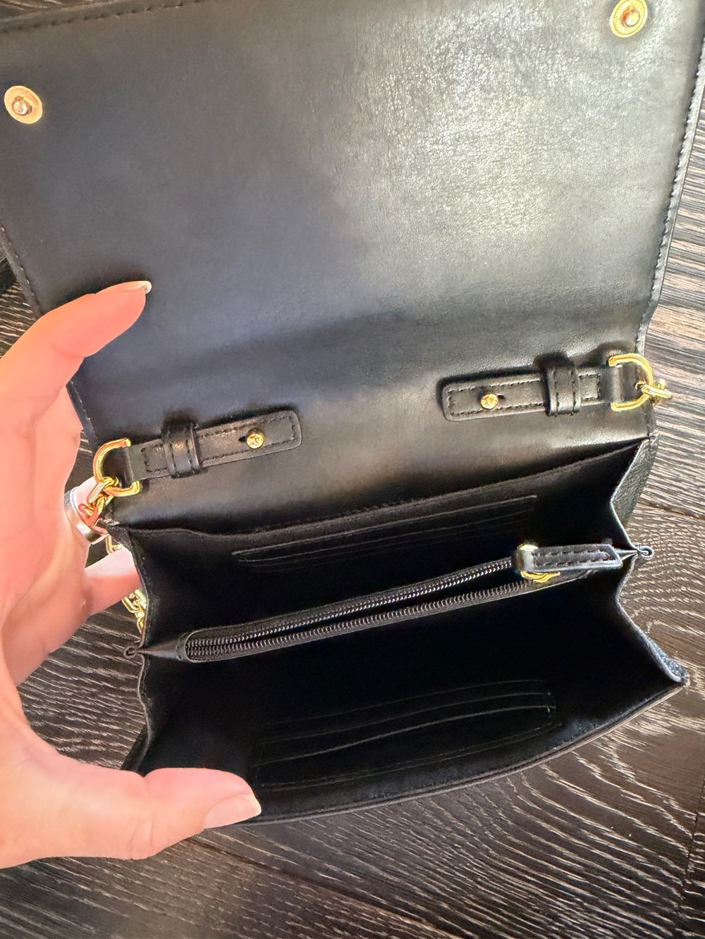 Marc Jacobs Black Pebbled Leather Crossbody with Gold Chain - Picture 3 of 5